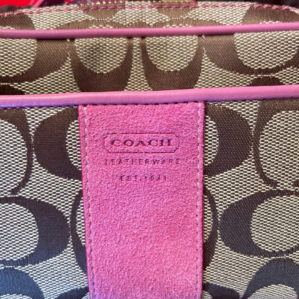 Coach NWT belt hip bag, signature pink leather trim, pink removable leather belt - Picture 2 of 12